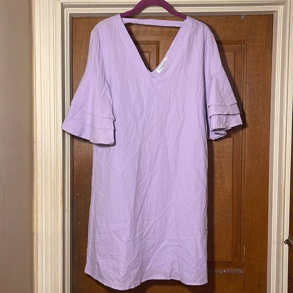 Lavender bell sleeved dress - Picture 1 of 5